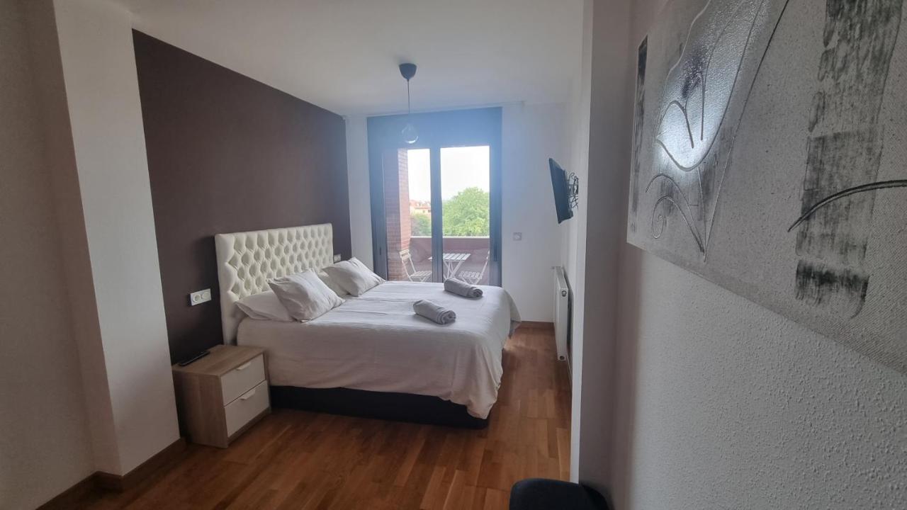 Appartement Piso Zona Hospital 6 Personas à Oviede Extérieur photo