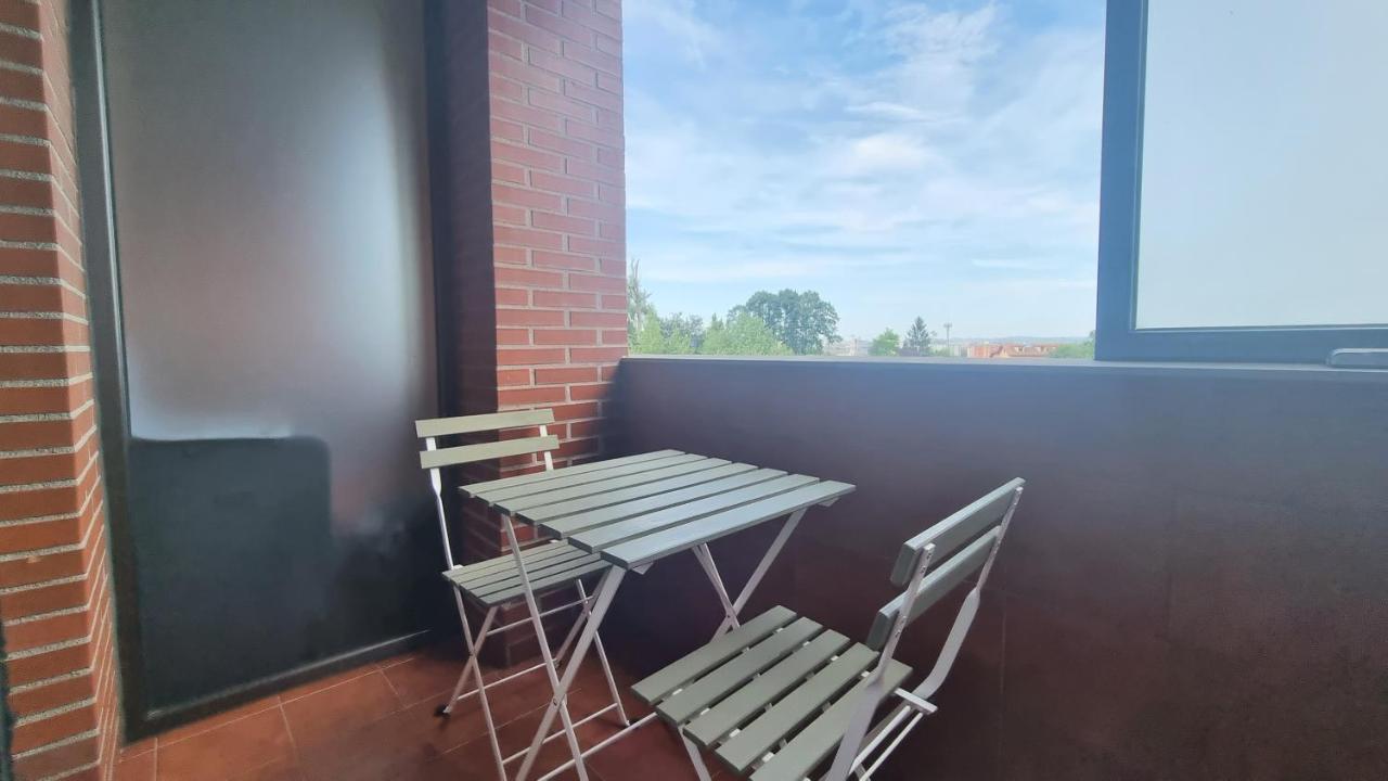 Appartement Piso Zona Hospital 6 Personas à Oviede Extérieur photo