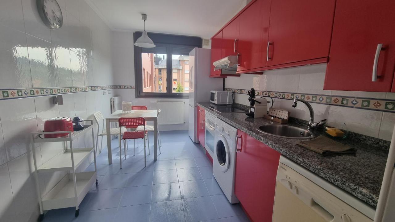 Appartement Piso Zona Hospital 6 Personas à Oviede Extérieur photo